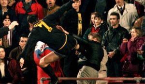 Những Vụ Án Cấm Thi Đấu Đáng Chú Ý Trong Lịch Sử - Eric Cantona