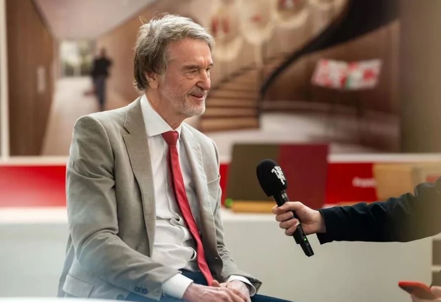 Sai Lầm Trong Việc Xử Lý Các Vấn Đề Xã Hội Và Đội Bóng Nữ